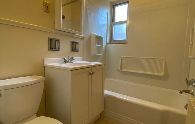 1 bed, 1 bath, $950, Unit 48