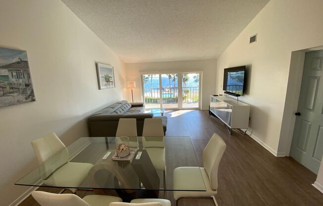 1 bed, 2 baths, $3,000, Unit Unit 208