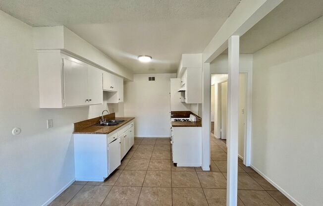 2 beds, 1 bath, 850 sqft, $2,500, Unit 13852 A