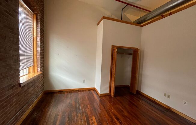 1 bed, 1 bath, 755 sqft, $1,550, Unit 4206