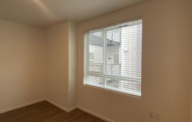 Studio, 1 bath, 175 sqft, $1,295, Unit 3308