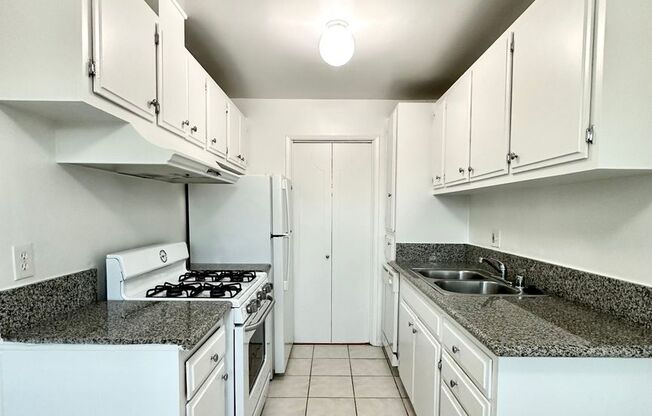 Studio, 1 bath, $1,790, Unit 26