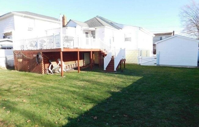 76 2 AVE