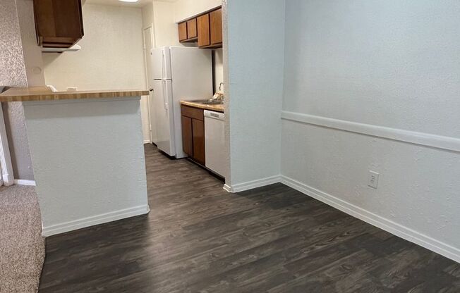 2 beds, 2 baths, 914 sqft, $1,095, Unit 22-908