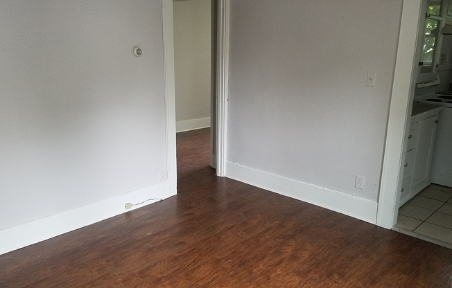 2 beds, 1 bath, 600 sqft, $1,225, Unit 455-03 Post Ave