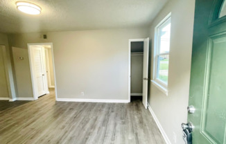102 OLD TRL CT