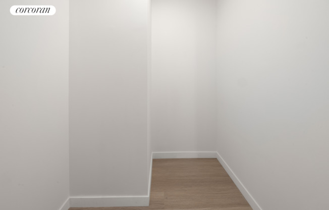 1 bed, 1 bath, $4,880, Unit 27E