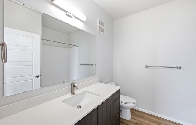 2 beds, 2 baths, 987 sqft, $1,532, Unit B307