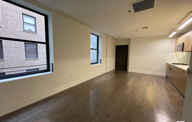 1 bed, 1 bath, 1,002 sqft, $2,995, Unit 901