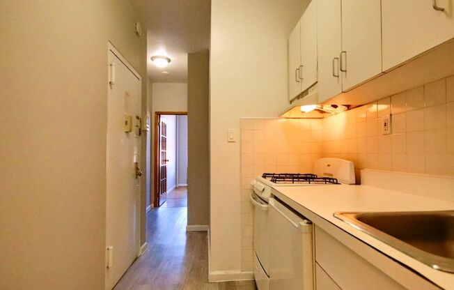 Studio, 1 bath, $3,025, Unit 2e