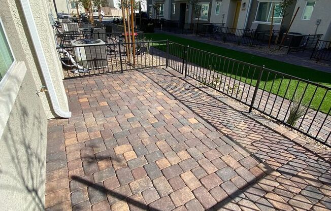 Americana Property Mgmt - 3bed Townhouse built in 2022 in the NW