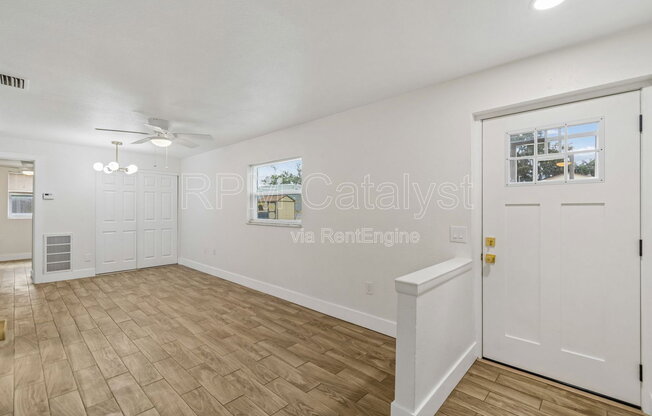 6905 1/2 N DUNCAN AVE