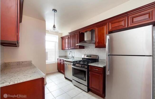 3 beds, 1 bath, 1,125 sqft, $5,150, Unit 2