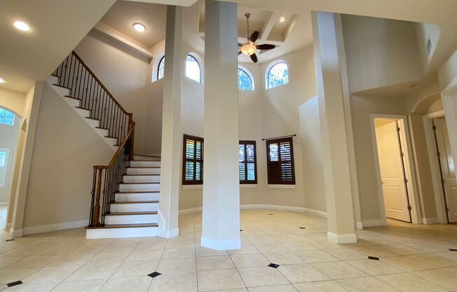 5 Bedroom, 3.5 Bath Single Family Pool Home!