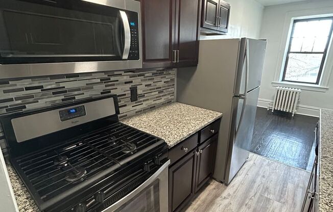 1 bed, 1 bath, 700 sqft, $2,225, Unit D05