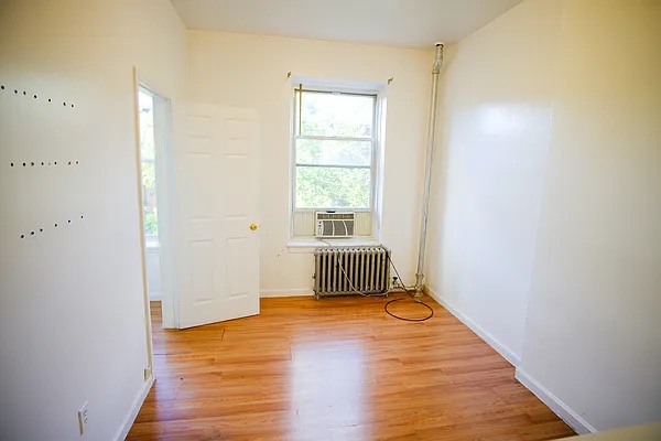 1 bed, 1 bath, $2,100, Unit 8