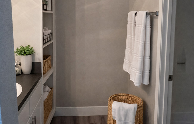 1 bed, 1 bath, 714 sqft, $1,795, Unit 094