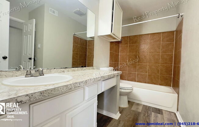 2 beds, 1 bath, 823 sqft, $974, Unit 323