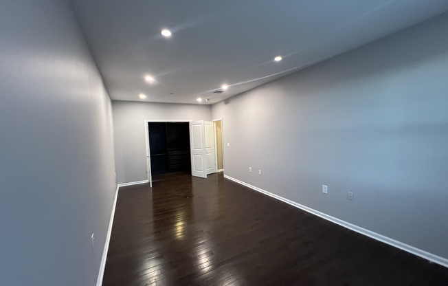 1209 SMT AVE