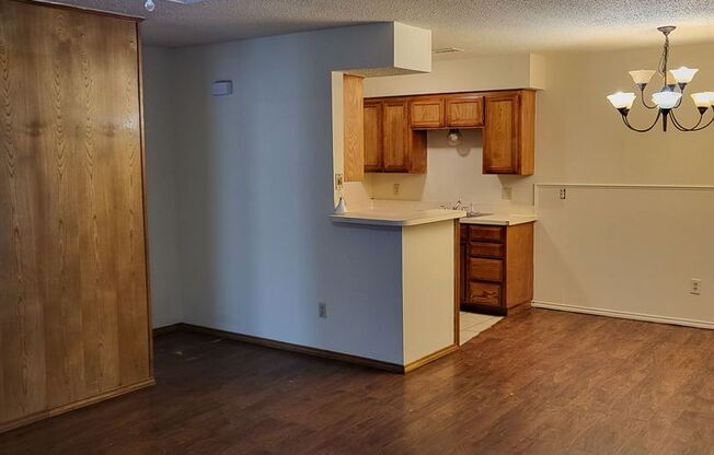 808 Austin #B Arlington, TX 76012