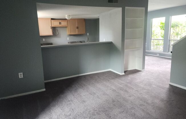 Large 2 Bed/2.5 Bath located on The Village Orlando