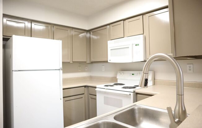 2 beds, 2 baths, 1,033 sqft, $1,679, Unit 30-30303