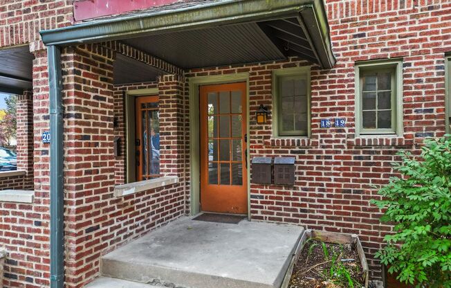 2 beds, 1 bath, 1,164 sqft, $1,200, Unit 23