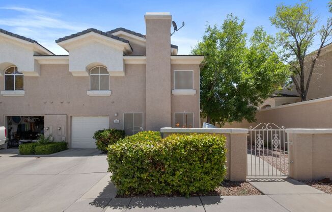 HENDERSON BEAUTIFUL 2-STORY TOWNHOME WITH 1-CAR GARAGE