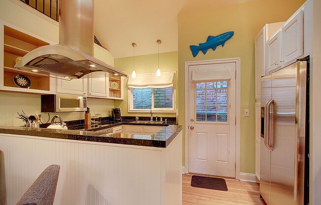 One Month Free Rent!* Furnished Cozy Bungalow Style Condo in Capitol Hill