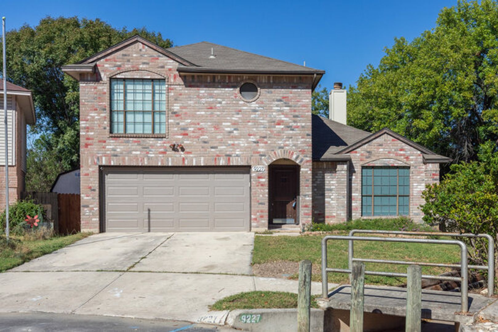 2 Story 3 bedroom with Inground Pool!