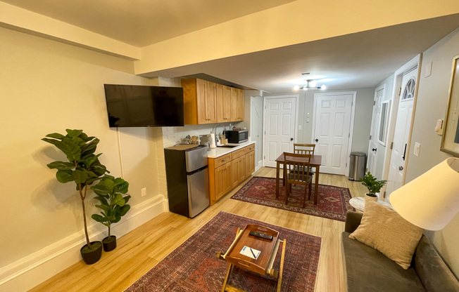 24 WARWICK RD