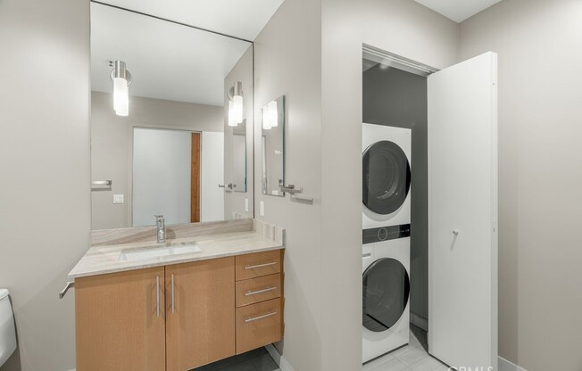 2 beds, 2 baths, 1,720 sqft, $5,100, Unit 433