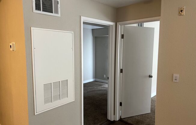 2 beds, 1 bath, $1,300, Unit # 206