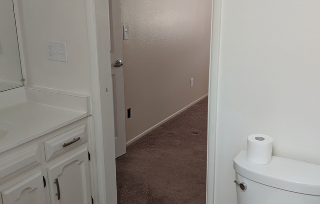 2 beds, 2 baths, $1,400