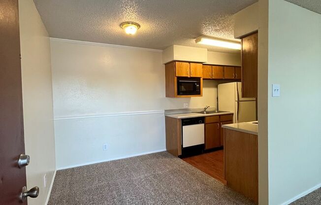 1 bed, 1 bath, 587 sqft, $815, Unit 080