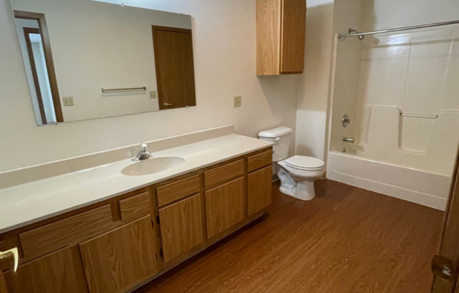 2 beds, 1 bath, 1,000 sqft, $1,000, Unit TE218X-225