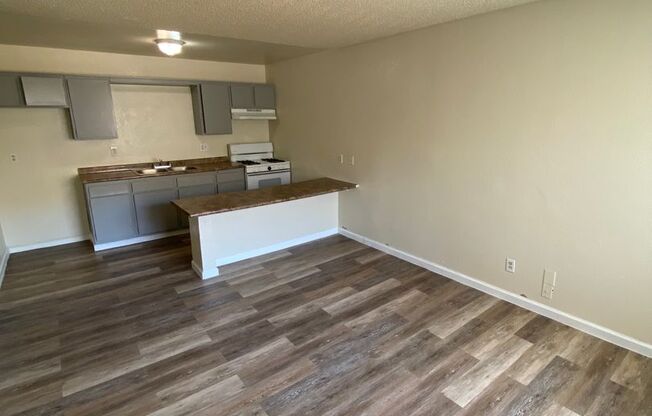 2 Bedroom 1 Bathroom with Laundry on site