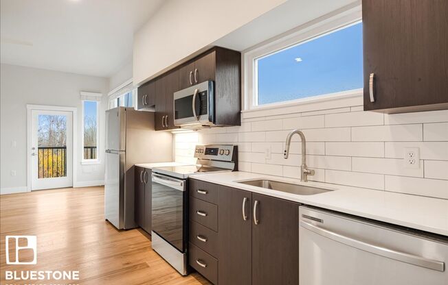 3 beds, 2 baths, 1,254 sqft, $2,100, Unit E336