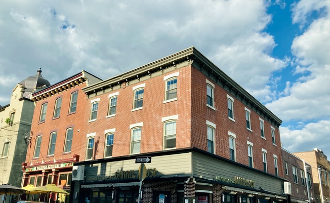 Barrel House on Bainbridge St