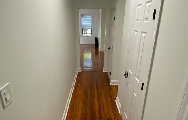 1 bed, 1 bath, 700 sqft, $2,375, Unit A11