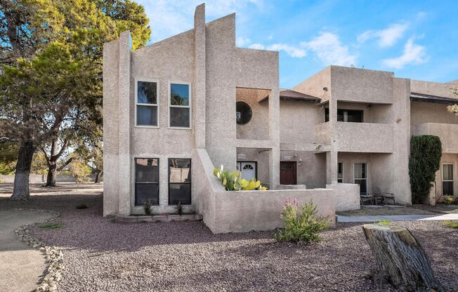 Townhome Conveniently Located to the Las Vegas Strip
