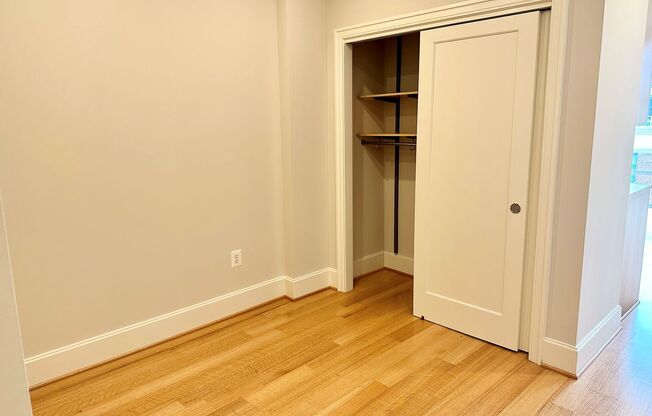 1 bed, 1 bath, $2,800, Unit 512