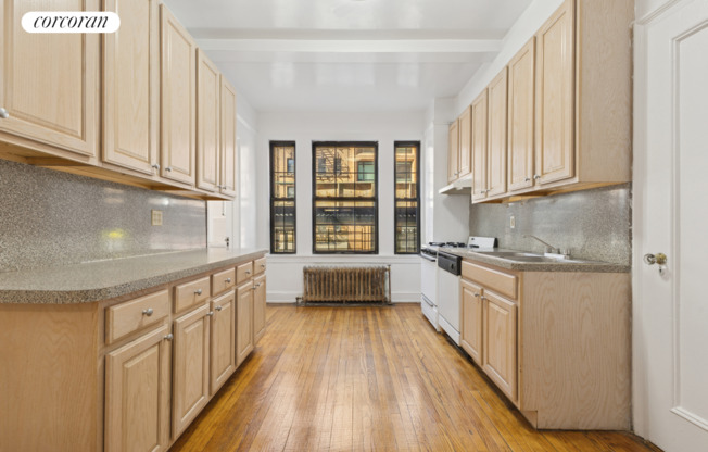 175 W 76 ST