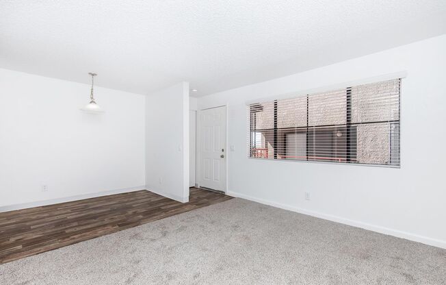 2 beds, 1 bath, 697 sqft, $1,050, Unit 226