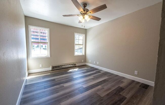 1449 Hillside Dr *