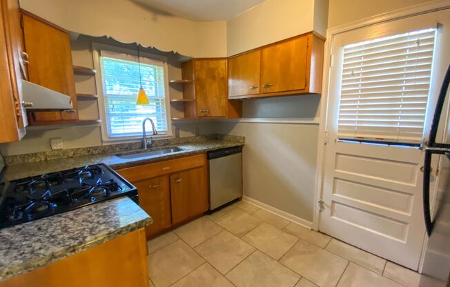 3 beds, 1 bath, $1,435