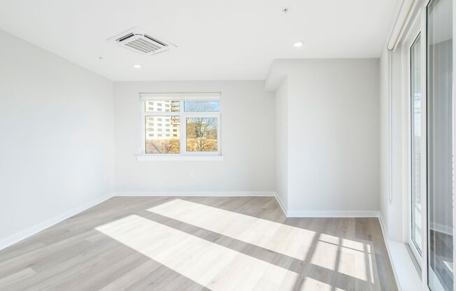 2 beds, 2 baths, 927 sqft, $1,935, Unit B220