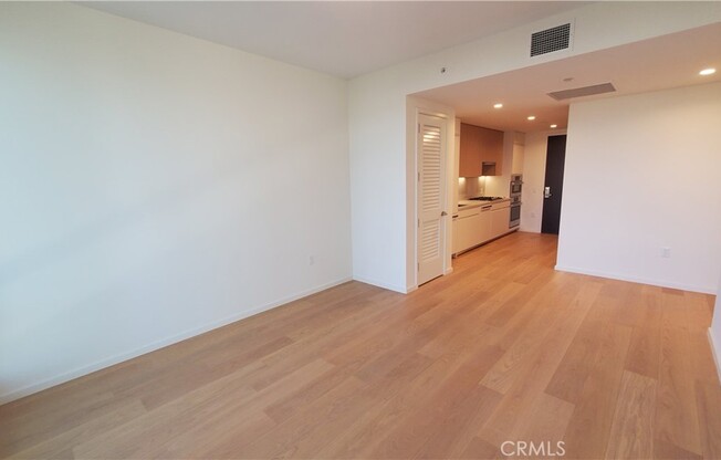1 bed, 1 bath, 714 sqft, $2,400, Unit 1122