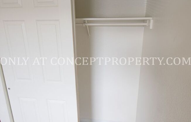 2 beds, 1 bath, 810 sqft, $1,265, Unit 04