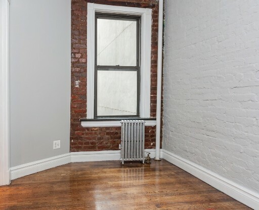 2 beds, 1 bath, $5,295, Unit 5E